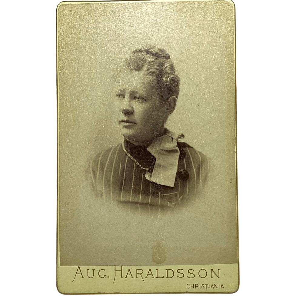Antique Victorian Era Photograph Women 1890s Card Portrait Norway AUG HARALDSSON
